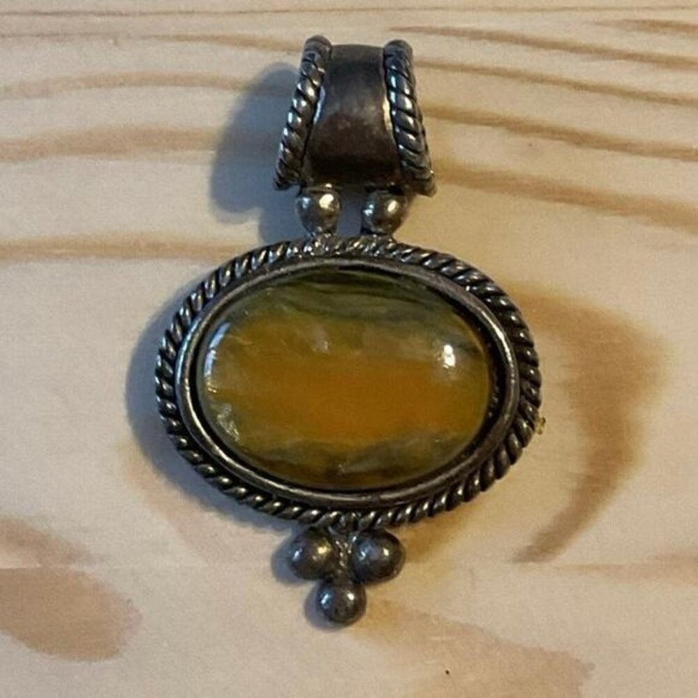 Vintage Silver & Amber Oval Pendant With Rope Detailing